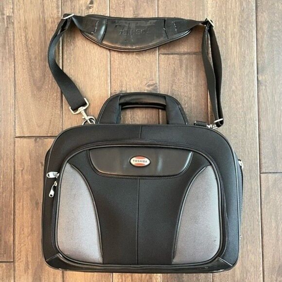 Toshiba Black & Gray Laptop Computer Bag - Picture 1 of 6
